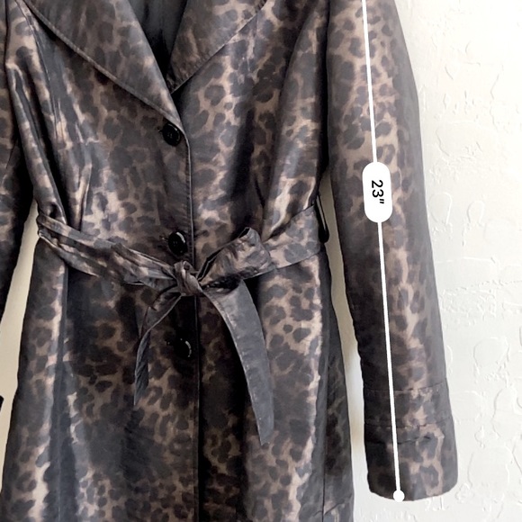 Ellen Tracy leopard printed belted trench coat, size Large - Picture 9 of 10